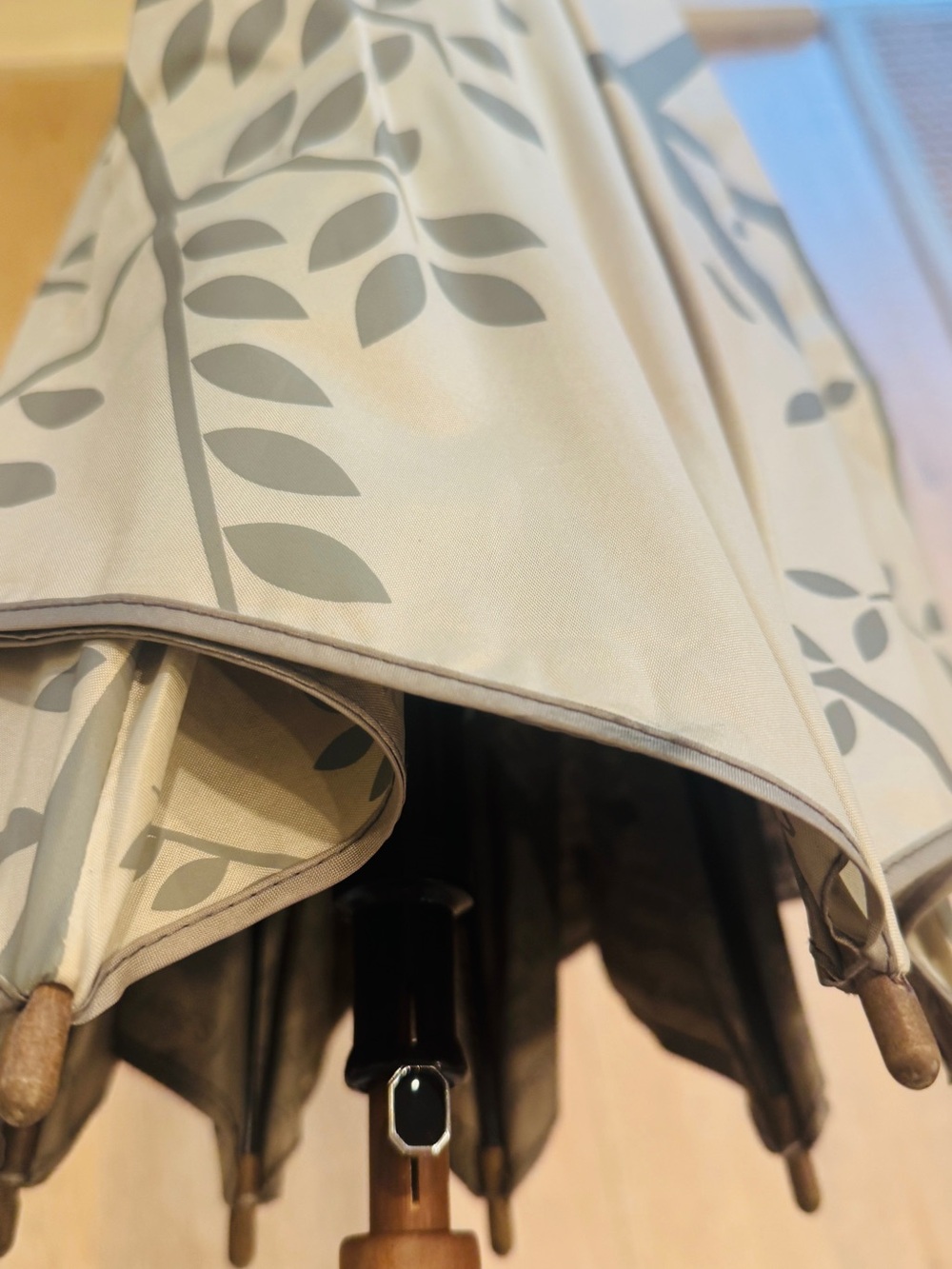 Four Seasons Luxury large Umbrella from Lanai Hawaii - Picture 7 of 10